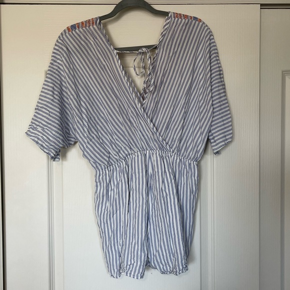 Francesca’s light blue and white striped romper - Picture 2 of 3